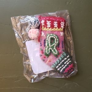 🌲All Bundled Up Monogram Felt Ornament "R"